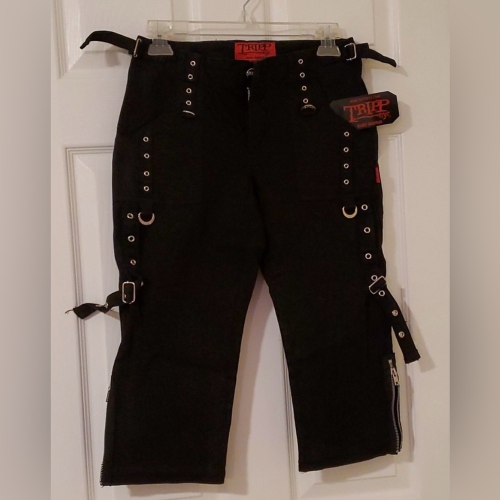 Tripp NYC✖️Capris w/ Straps & Grommets Size 3